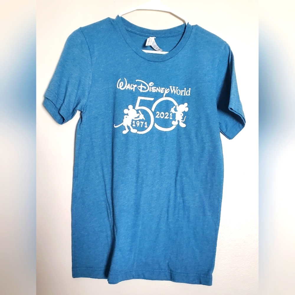 Magic Kingdom 50th Anniversary WDW‎ Mickey Minnie Vacation T-shirt Small Womens